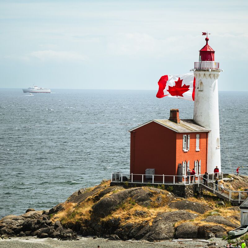 ADVENTURE AT HOME:
Coastal & Rocky Vistas